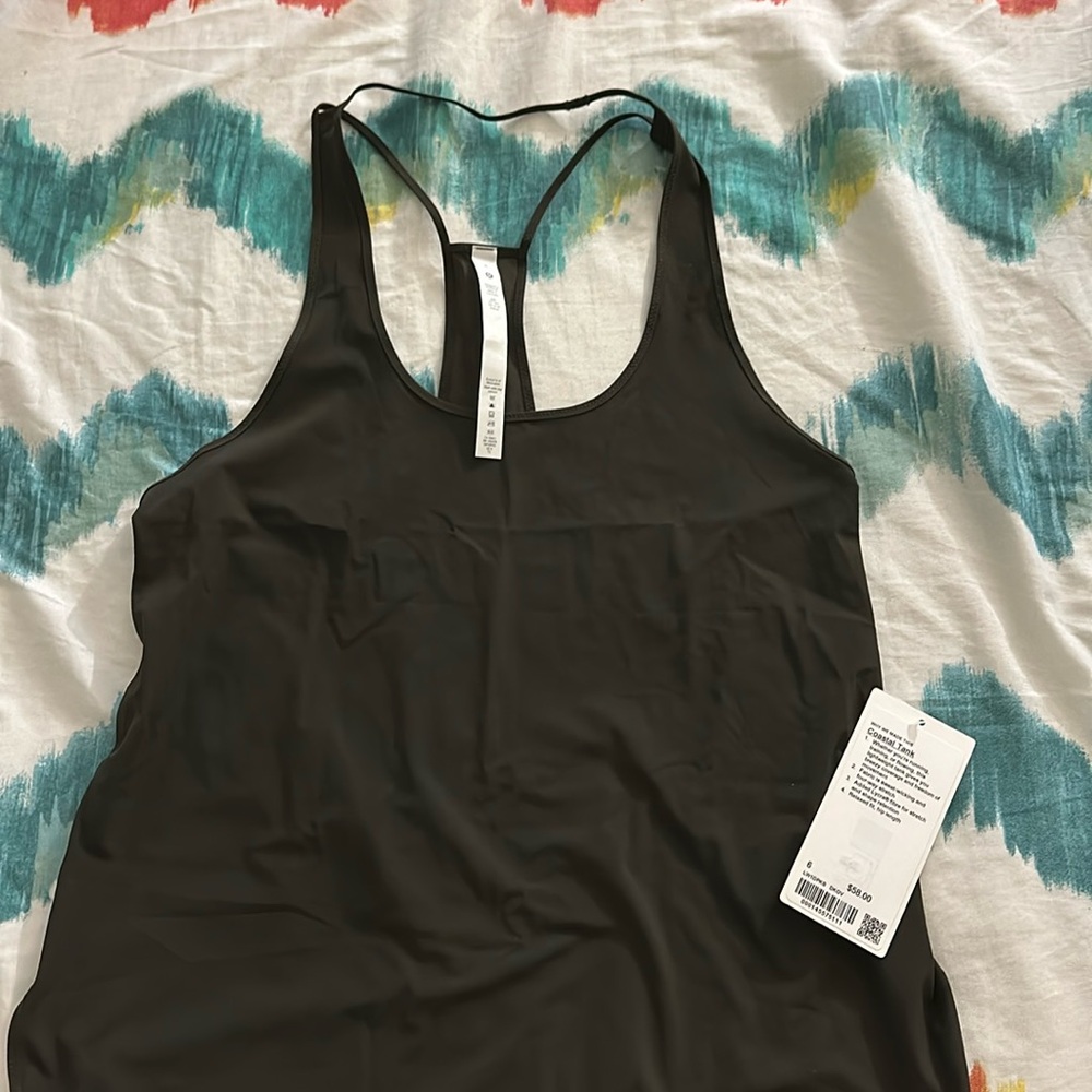 Lululemon coastal tank - Size 6 NWT